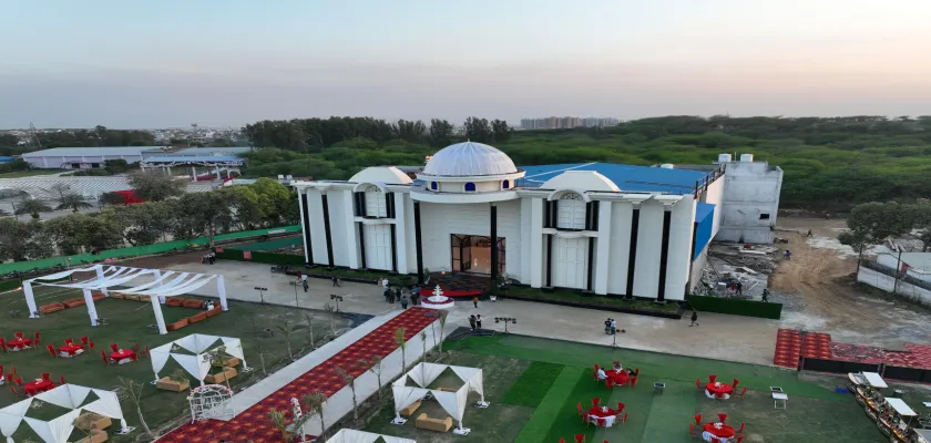 S Courtyard